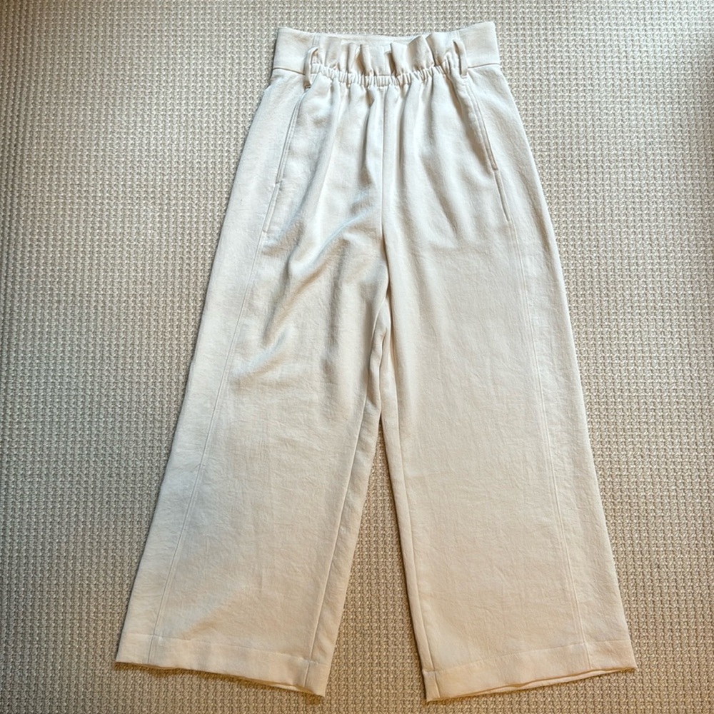 Aritzia Wilfred Cream flowy pants